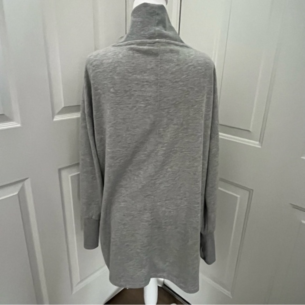 Tahari Sport Women Open Front Long Cardigan Sweater Gray Knit Size XL Thumbholes - Picture 3 of 7